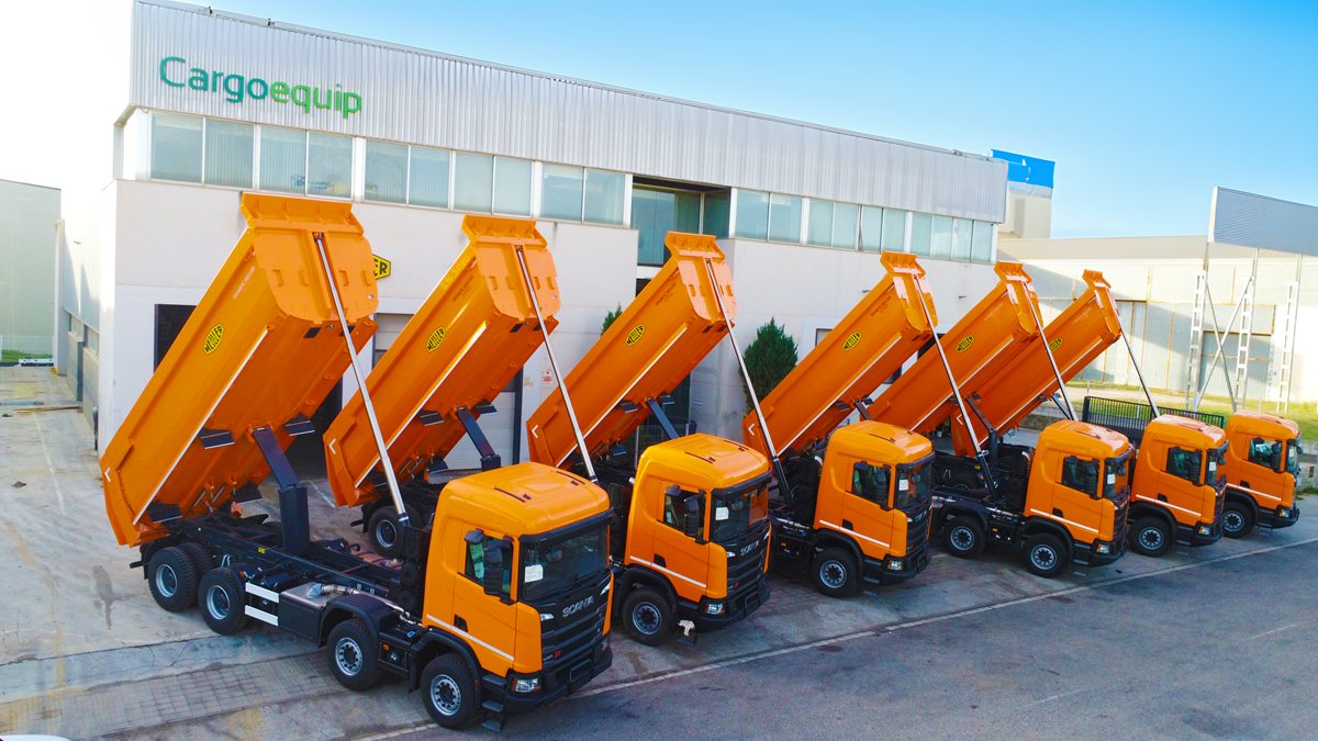 Camiones equipados con volquetes MEILLER frente a Cargoequip